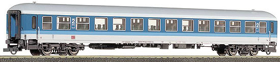 Passenger car 2nd class in &quot;InterRegio&quot; livery<br /><a href='images/pictures/Roco/45139.jpg' target='_blank'>Full size image</a>